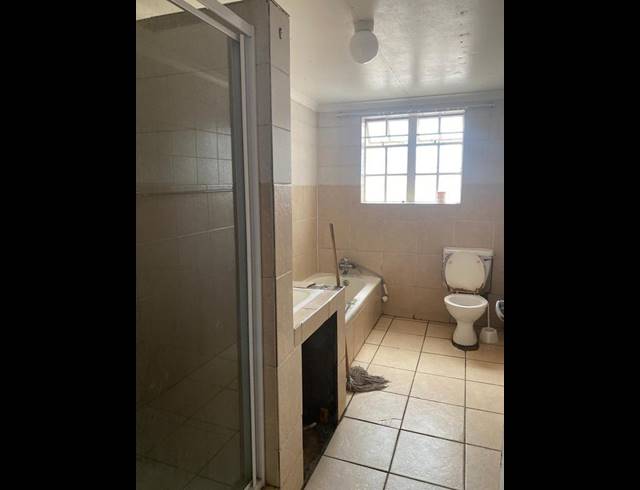 6 BEDROOM HOUSE FOR SALE IN MALVERN